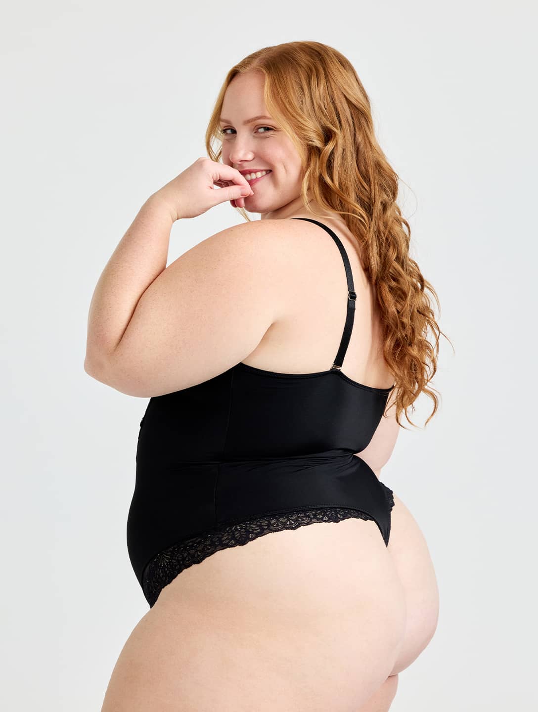 Elovia™ Body z dekoltem V i koronką